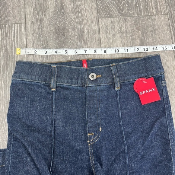 SPANX Pintuck Flare Jeans Raw Indigo High Rise Women’s Size Small $158 MSRP NWT - Picture 11 of 15